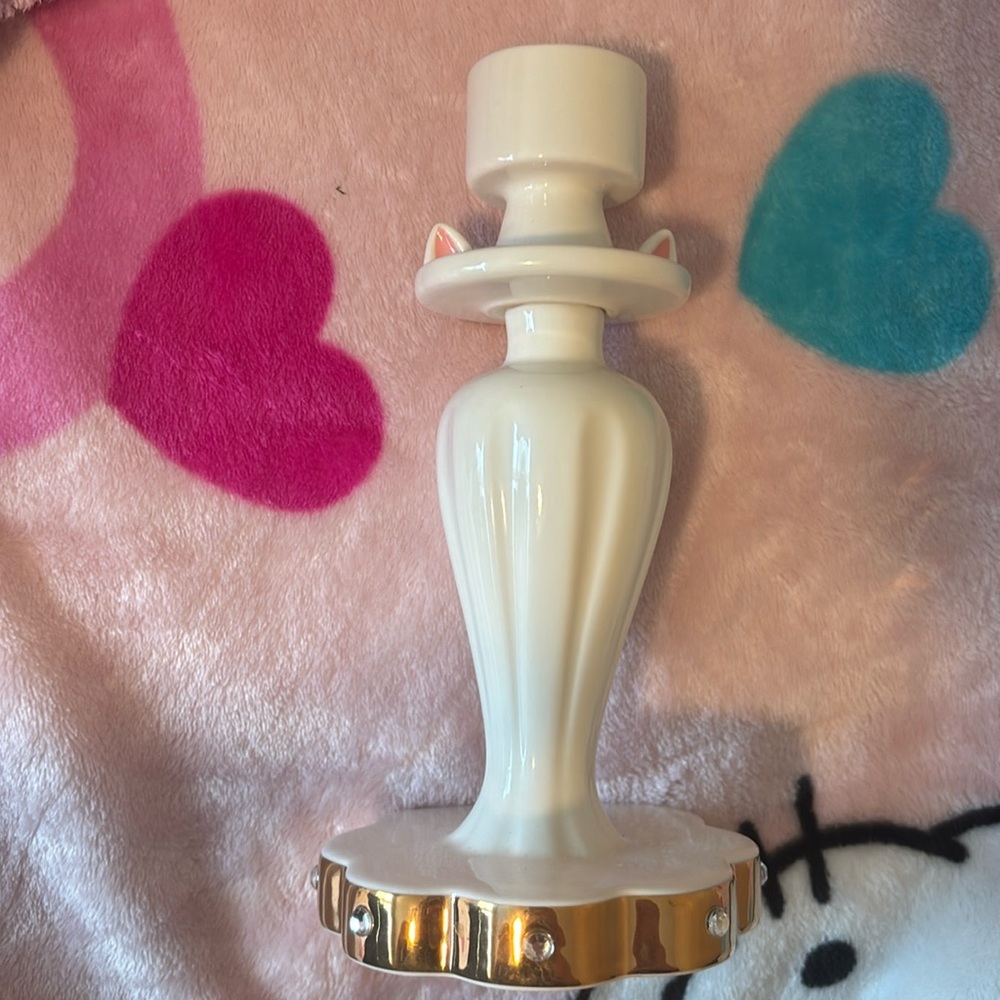 White single candlestick holder with cat ears
